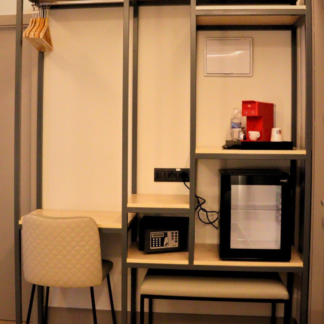 Hostal La Rua-Montera Madrid Bagian luar foto