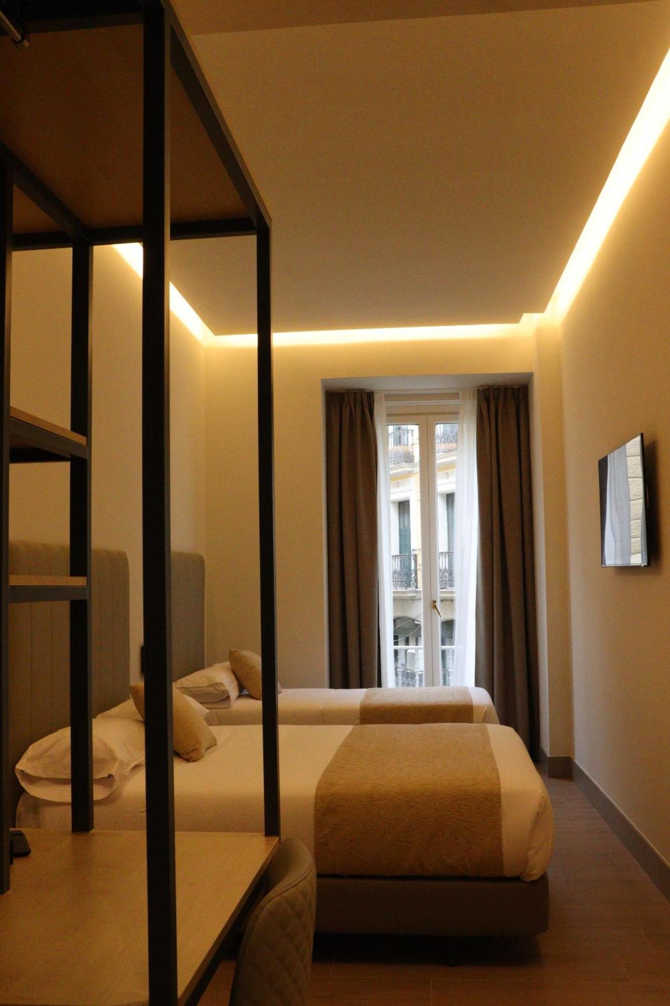 Hostal La Rua-Montera Madrid Bagian luar foto